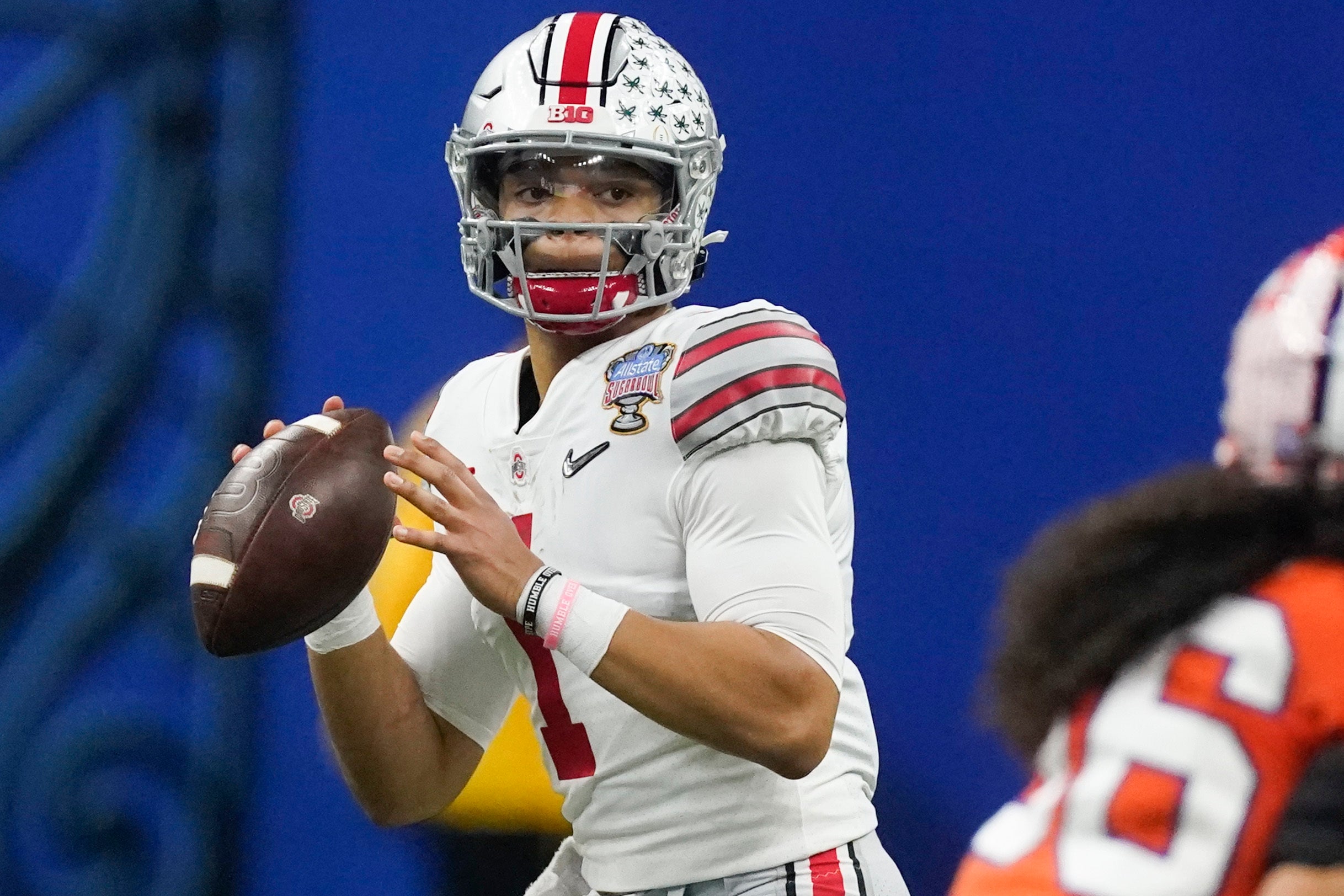 Could Trevor Lawrence's absence allow Justin Fields and Mac Jones to make  up ground? Heisman Watch 