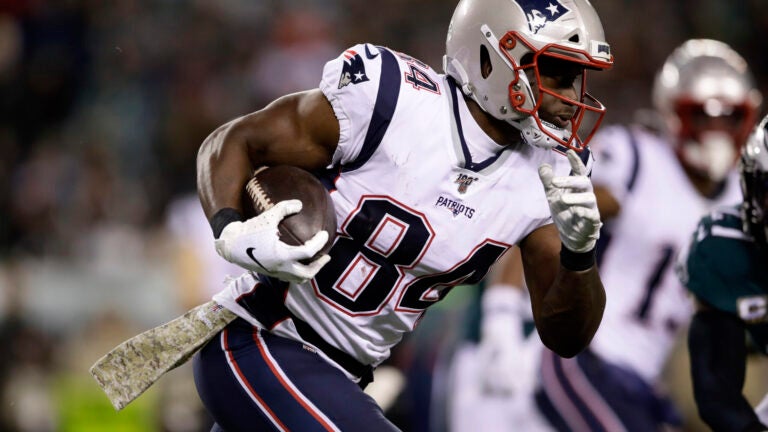 Sounds of silence as Patriots open season at empty Gillette Stadium