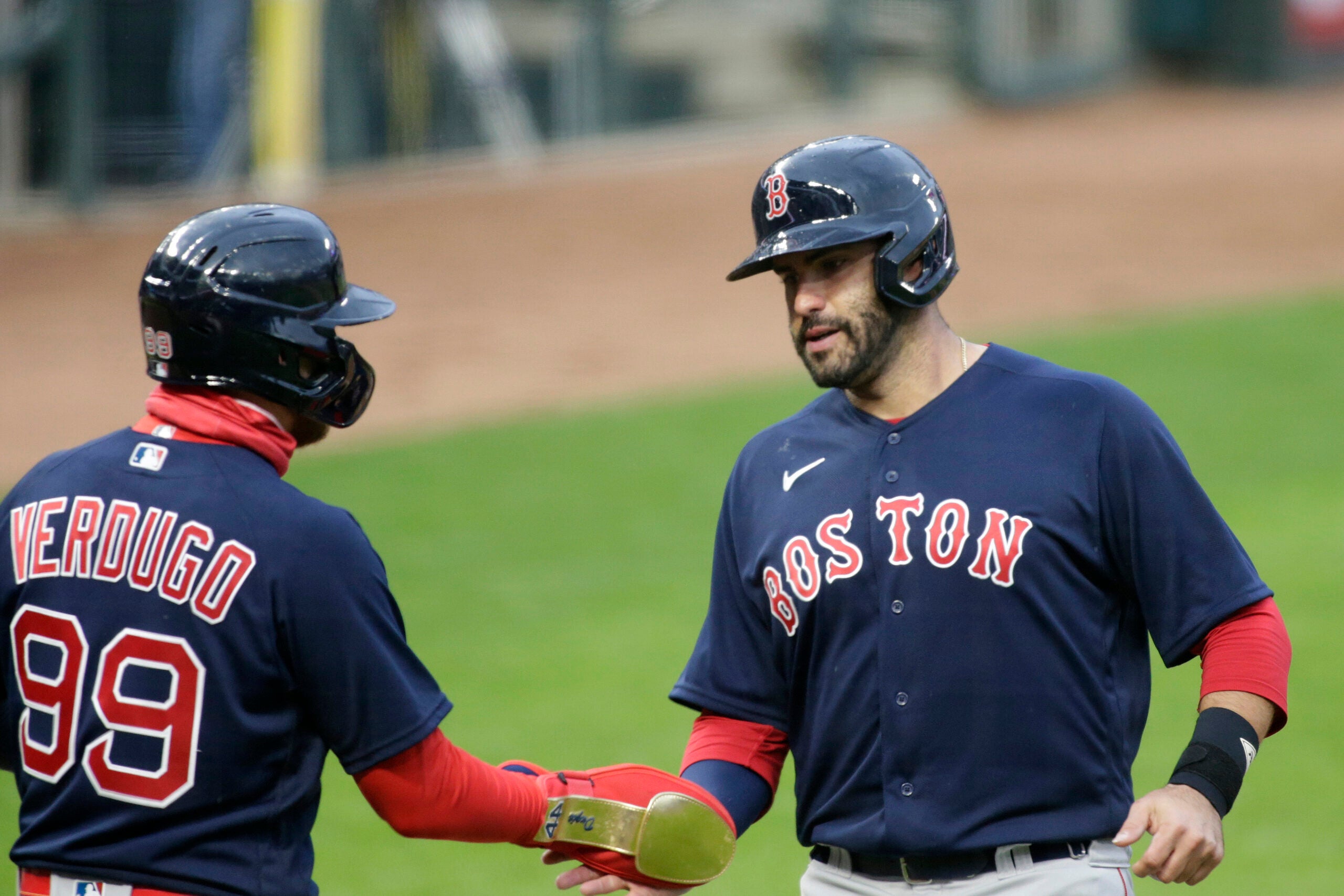 Verdugo shines for Red Sox in doubleheader sweep over Twins