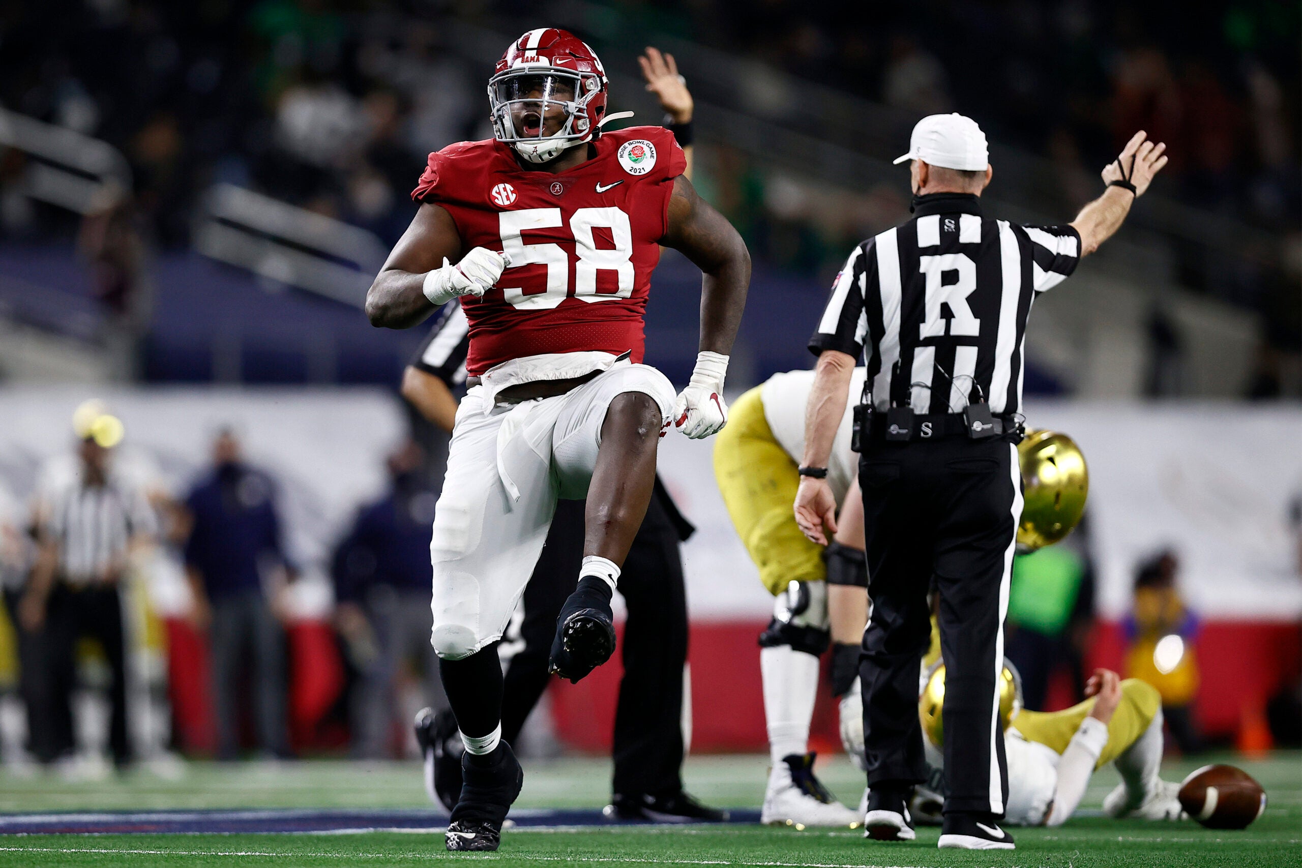 Instant: Patriots trading up to draft Alabama DT Christian Barmore