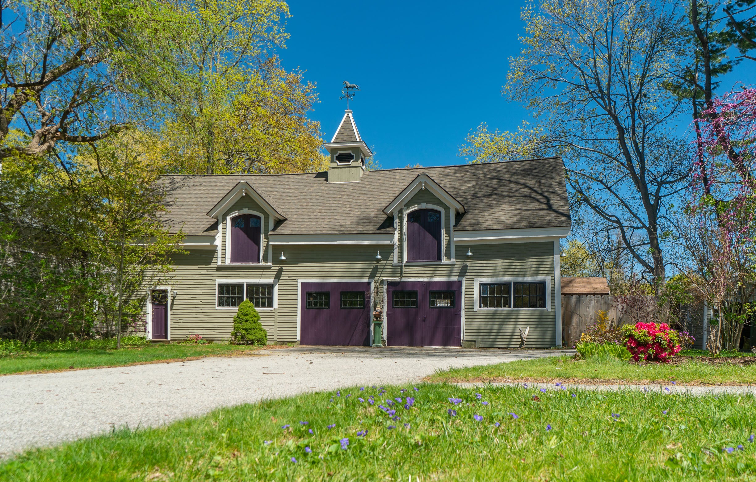 Home of Week Topsfield antique with massive carriage house