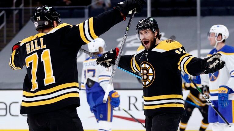 Bruins 3, Penguins 2: Smith scores in OT with 11 seconds left
