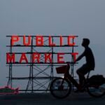 Seattle-Public-Market-Bicyclist
