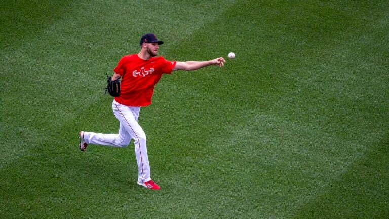 Chris Sale to throw bullpen session Tuesday