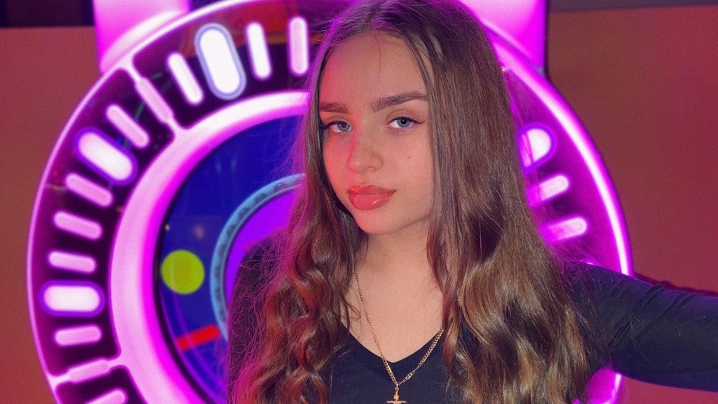19-year-old killed when her car was struck by a wrong-way driver in Saugus - Vimarsana News