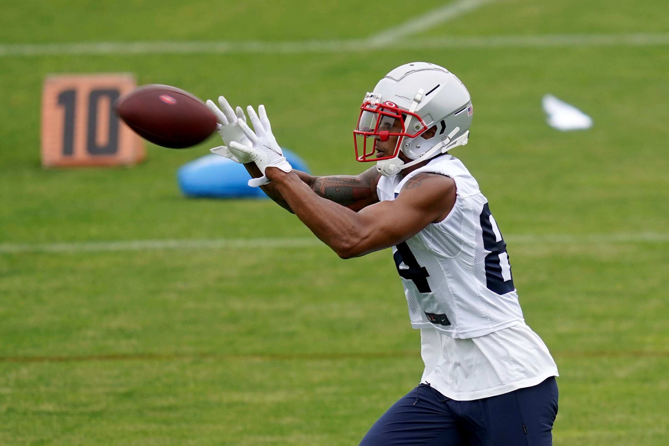 Rookie QB Jarrett Stidham learning the ropes at Patriots' minicamp