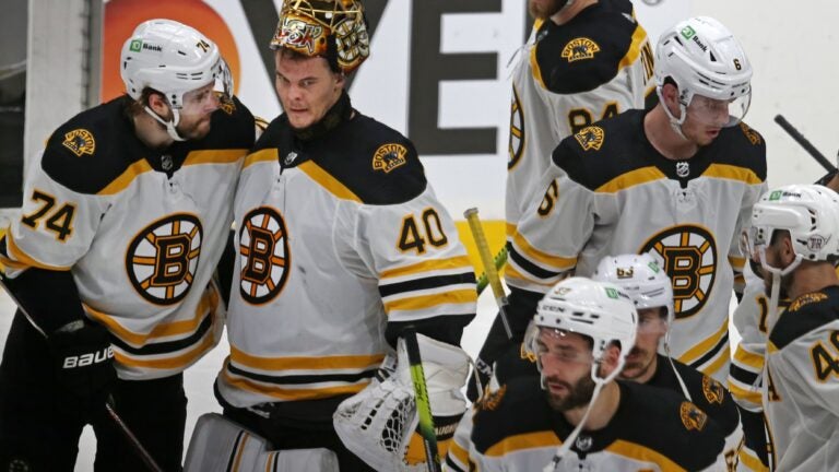 Sweeney Says Bruins 'Waiting for Chara to Initiate