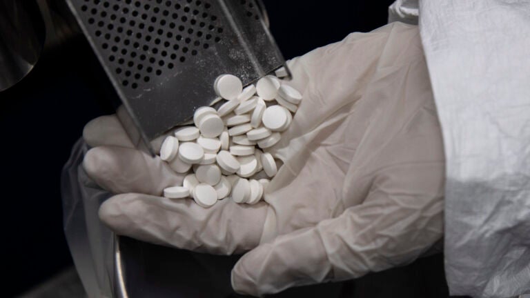 A pill to treat COVID-19? The US is betting on it. - Vimarsana News