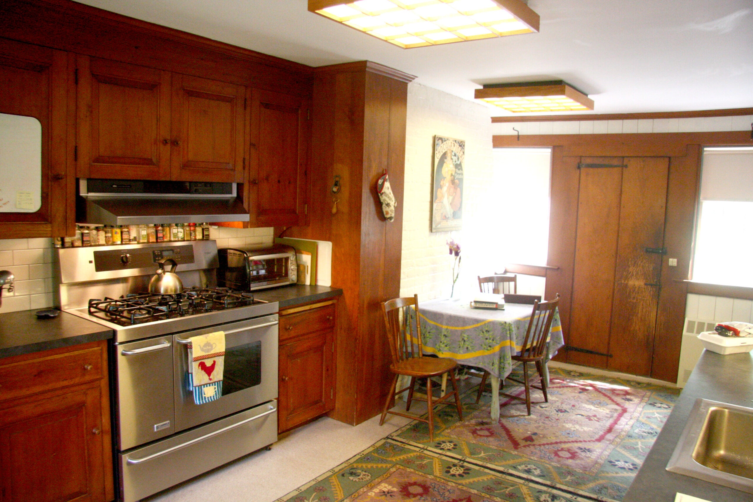 Deerfield-Antique-Kitchen-Truman