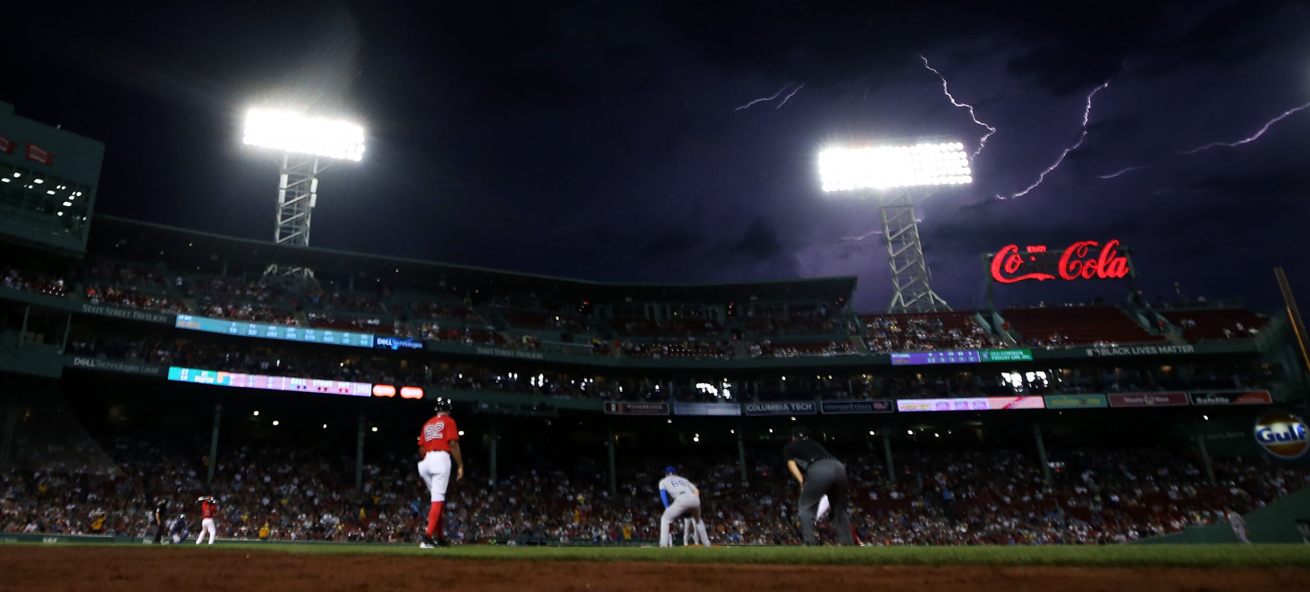 Vineyard Vines in new partnership with Boston Red Sox and Fenway Park