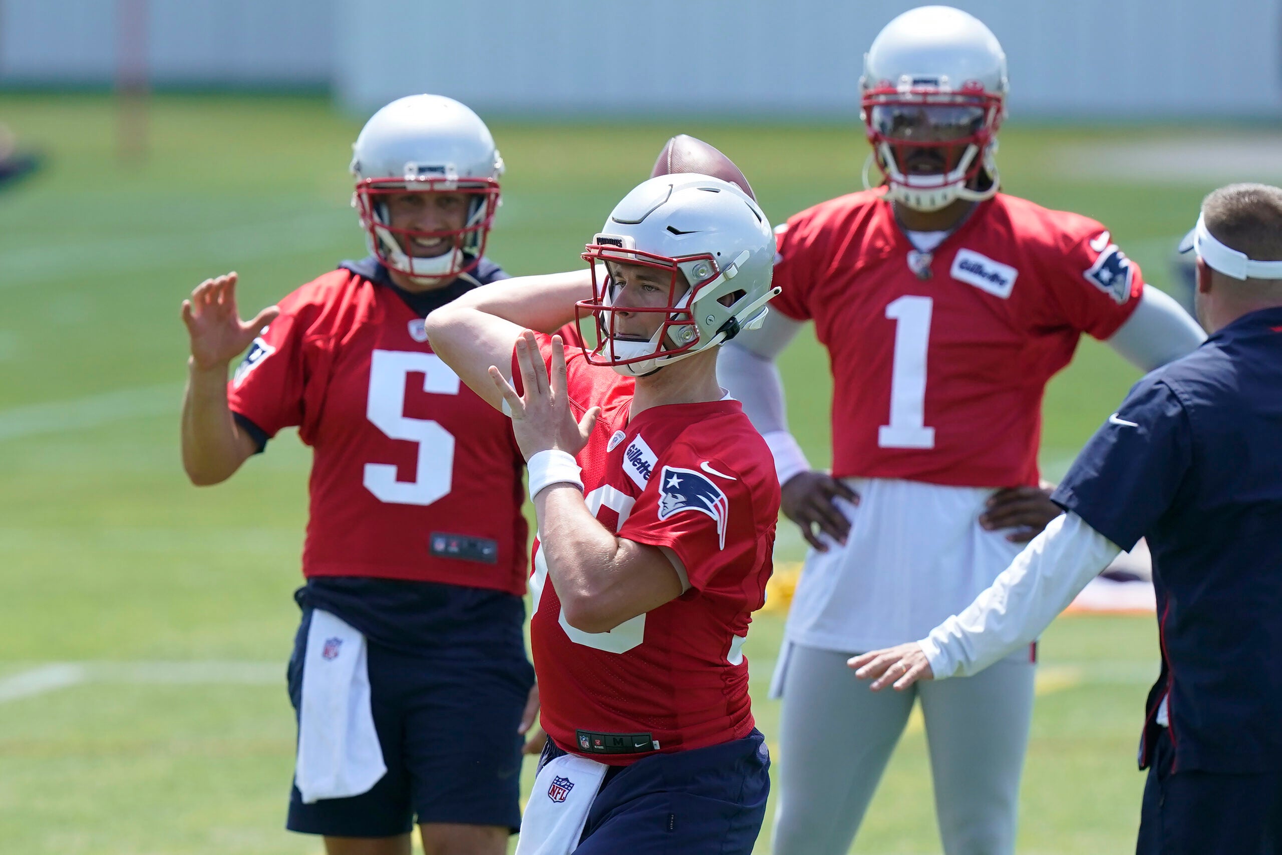 Rookie QB Jarrett Stidham learning the ropes at Patriots' minicamp