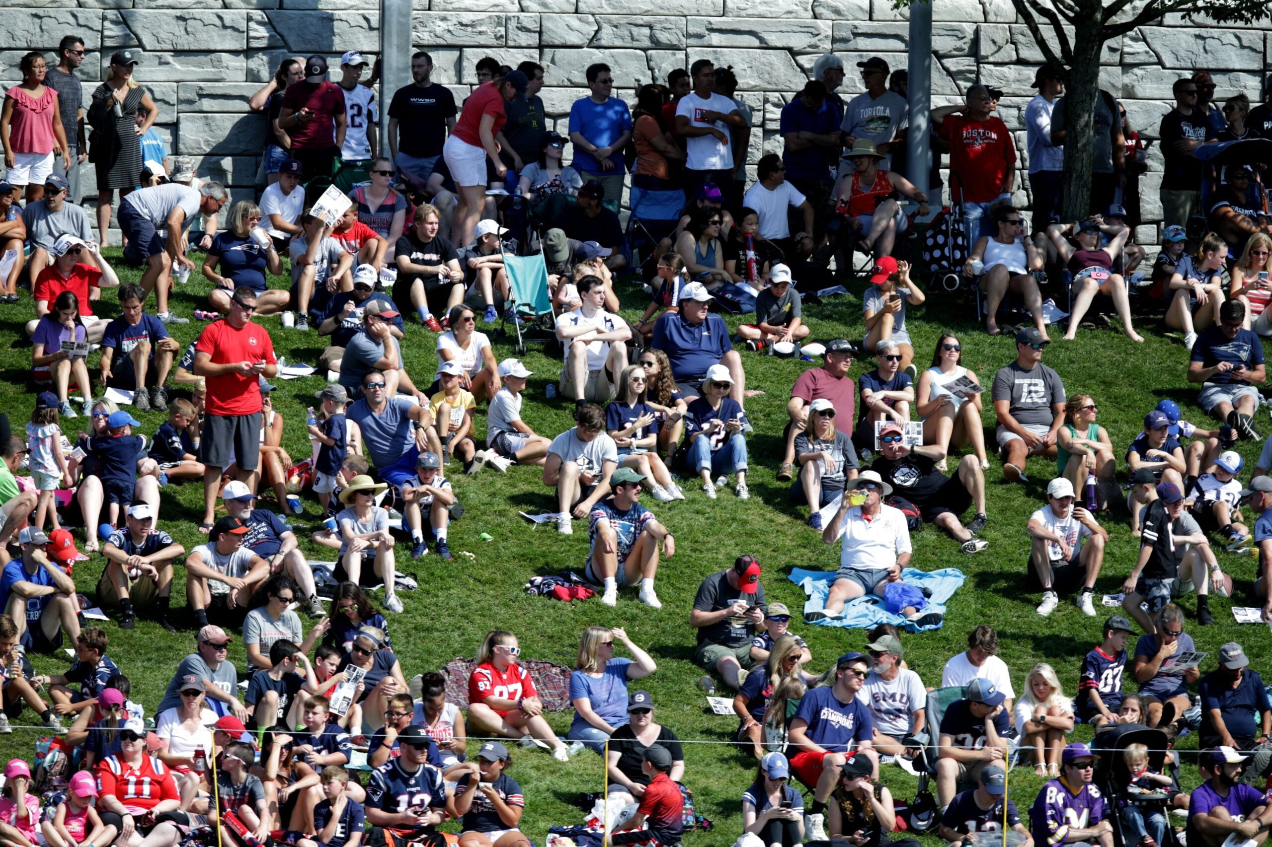 Patriots host in-stadium practice for season ticket holders