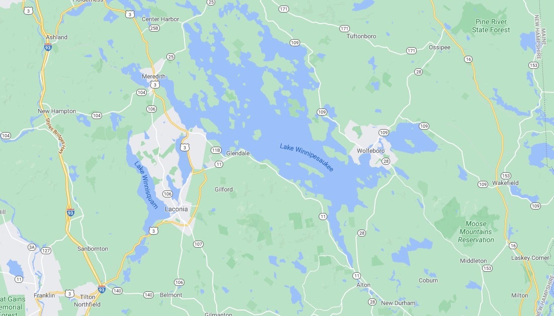 Pontoon boat strikes paddleboarder in Lake Winnipesaukee