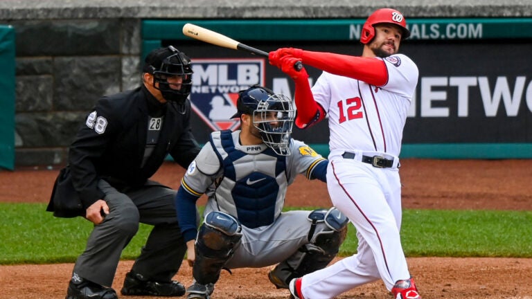 Former Cubs outfielder Kyle Schwarber signs with the Nationals