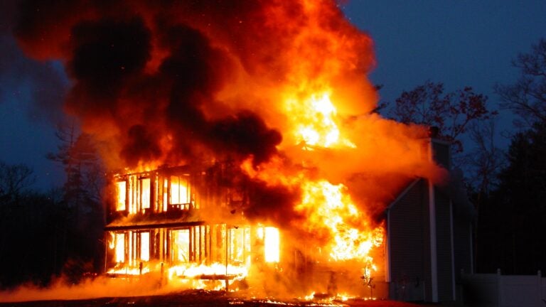 acushnet-house-fire-2008