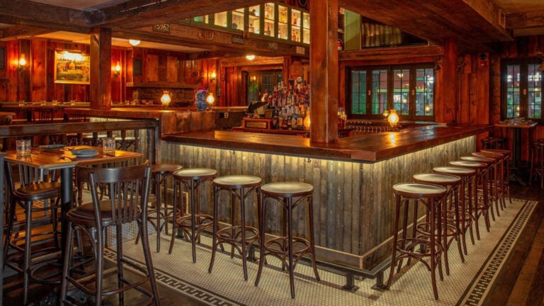 Hunter's Kitchen & Bar open in South Boston: Take a look inside