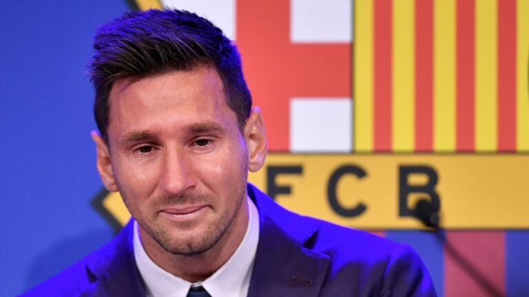 Lionel Messi breaks down in tears in Barcelona FC farewell