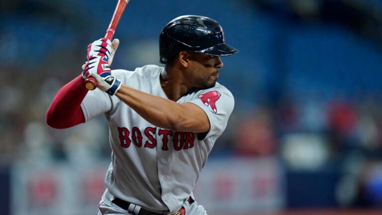 Xander Bogaerts' single helps Red Sox beat Giants in 10th