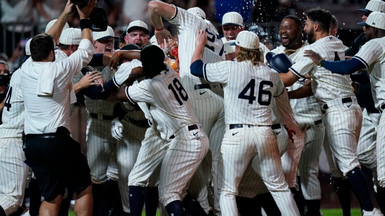 Field Of Dreams Comes to life with the Yankees taking on the White Sox –  New Americans MagazineNew Americans Magazine