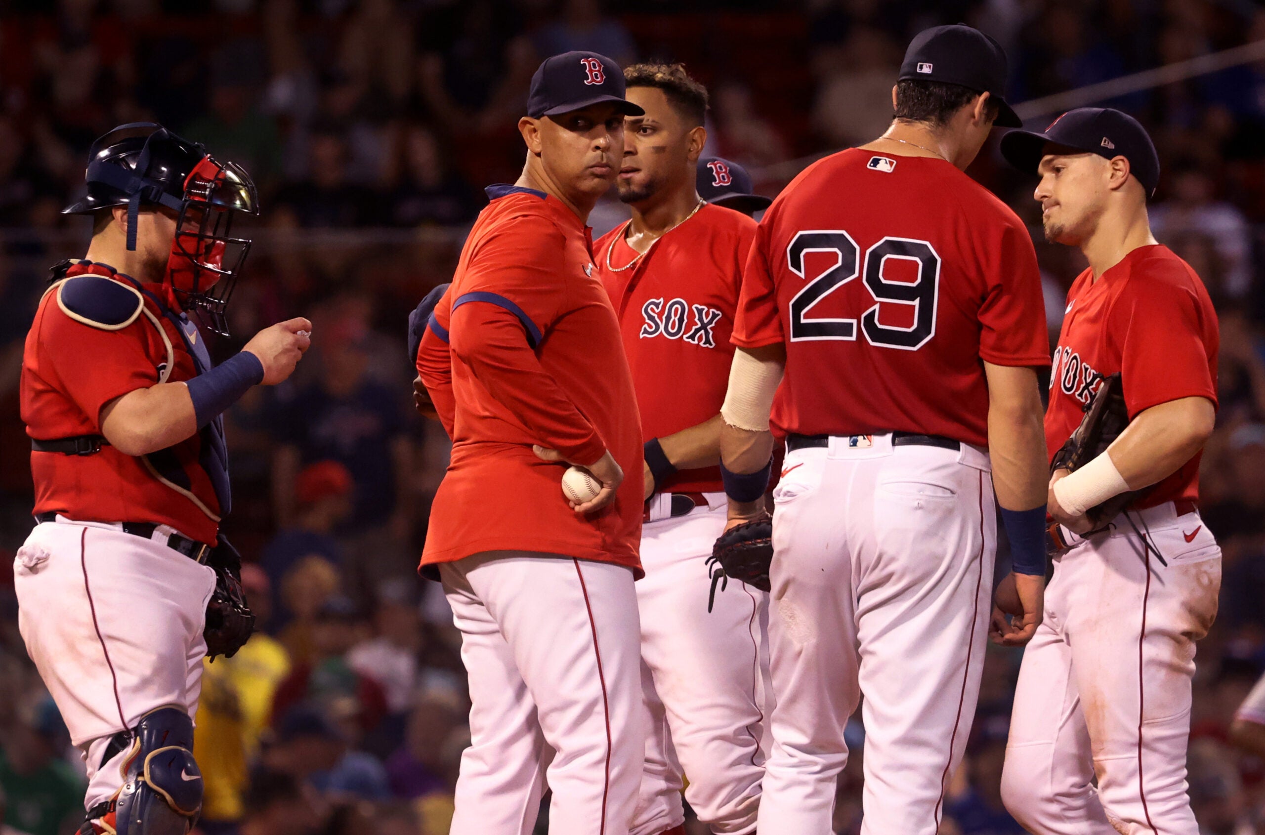 Despite scoring just 3 runs in the last 2 games, Alex Cora has no plans to  change the Red Sox lineup