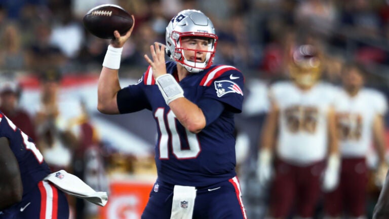 Patriots QB Mac Jones returns to practice, game status unknown