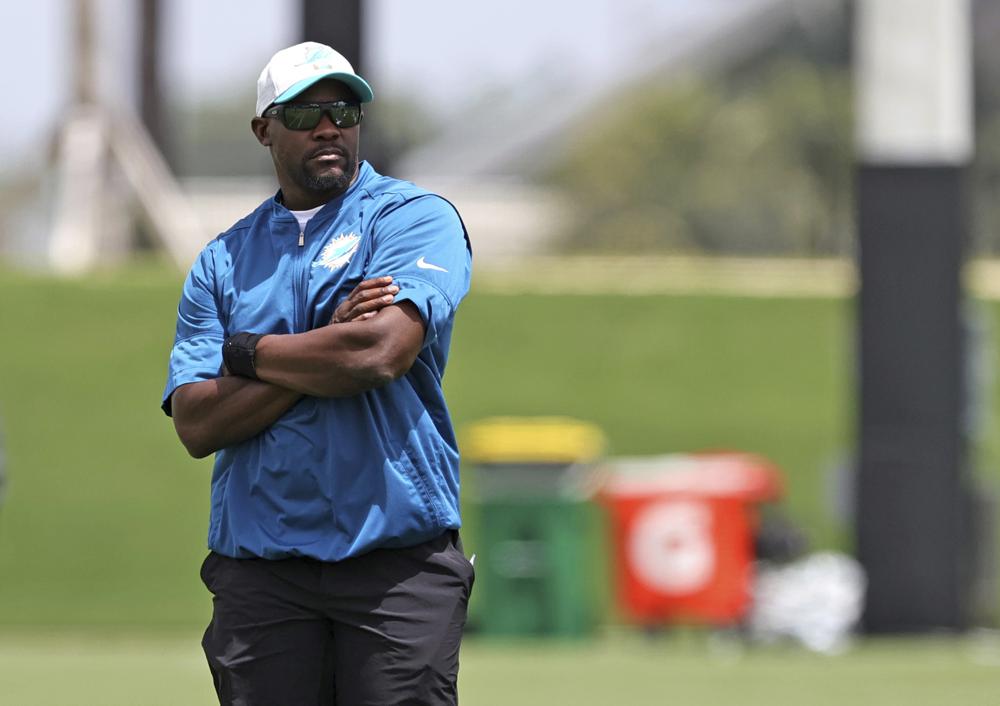 Brian Flores binds Steelers and Dolphins but 'keeps the main thing