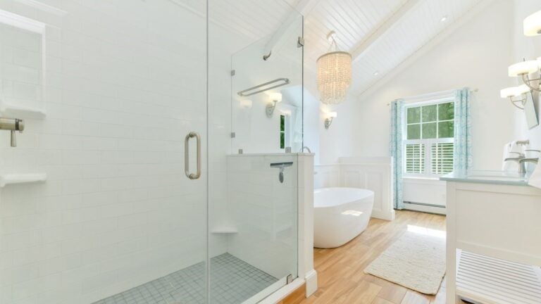 38-Jerusalem-Road-Cohasset-Bath