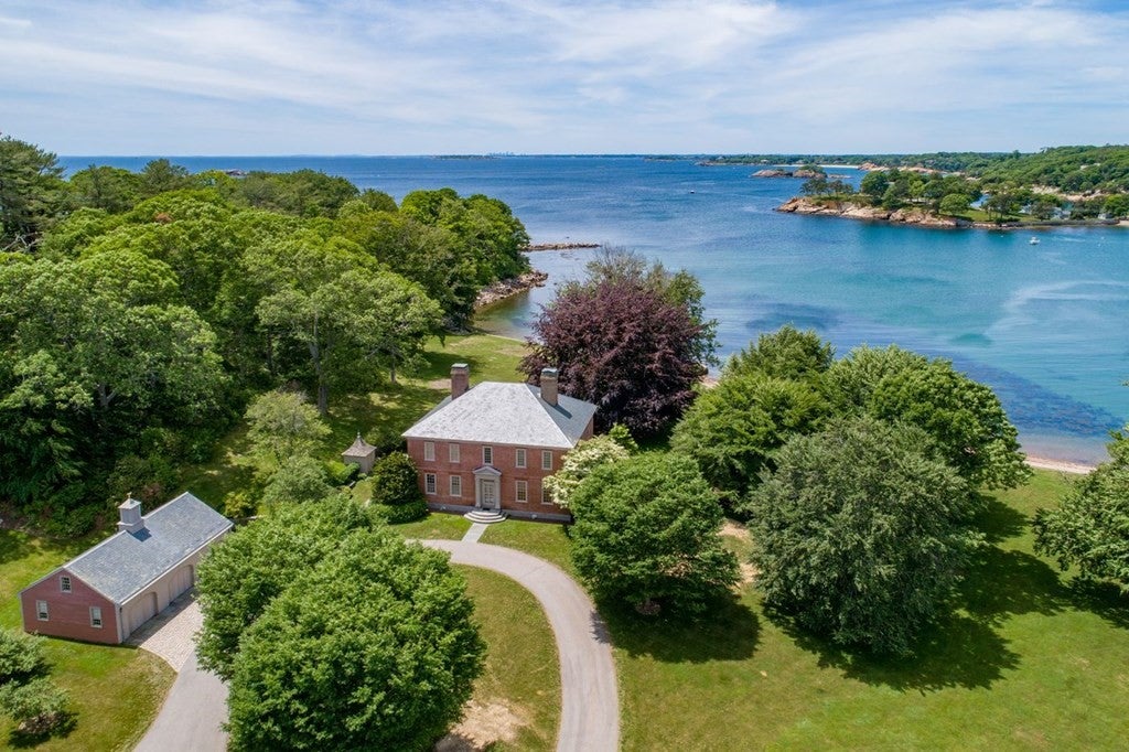 A waterfront mansion with presidential ties hits the market in