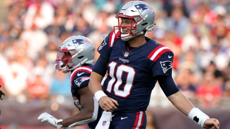 Patriots-Dolphins Week 1 live updates: Mac Jones makes regular