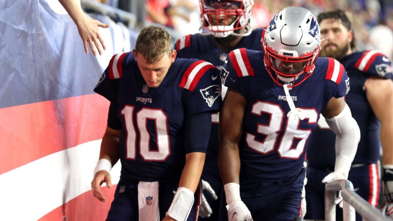 Field View] Mac Jones puts it right on the money : Patriots