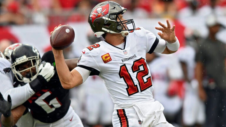 Buccaneers Reportedly Want Tom Brady Back With Team For 2021 Season 