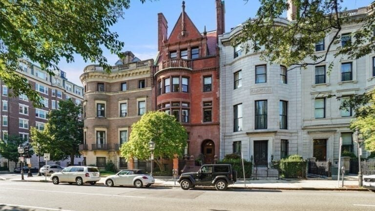 305 Commonwealth Ave Apt 2 Boston exterior