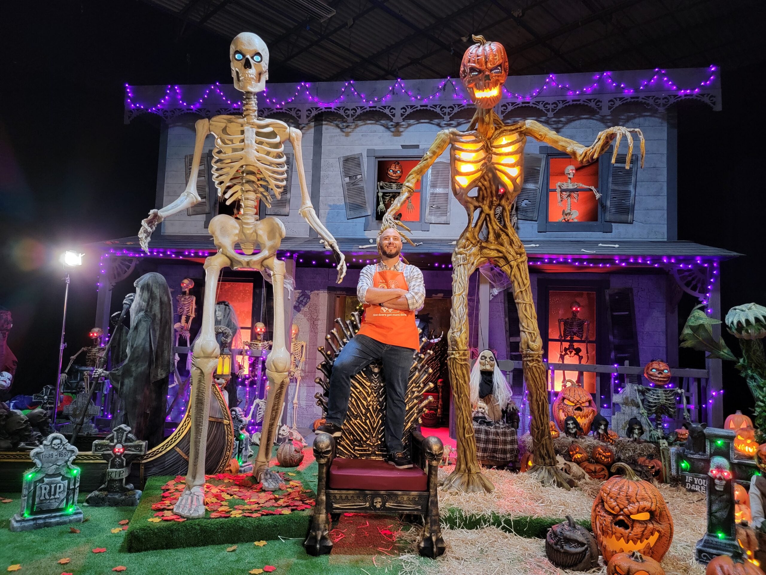 Giant home 2024 depot skeleton