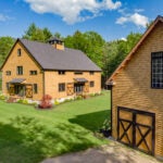 32-Alden-Tamworth-NH-Exterior-Garage