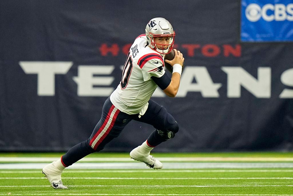 Texans fall apart in 2nd half of 25-22 loss to New England