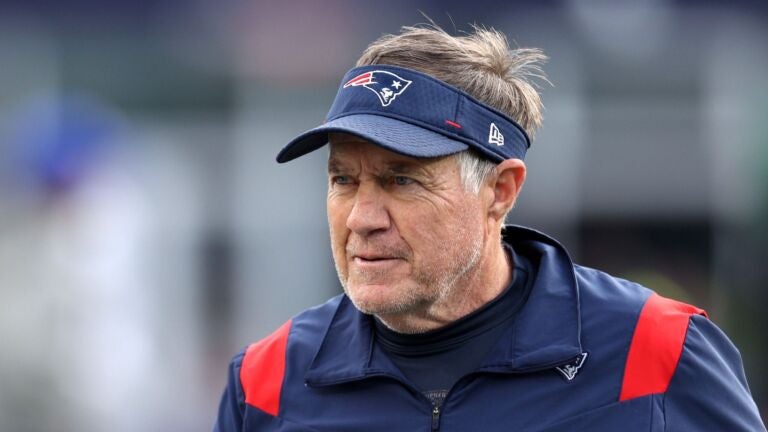 PHOTO: Patriots coach Bill Belichick goes pirate for Halloween