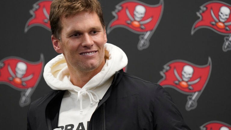 Brady an old face in a familiar place as Bucs visit Steelers