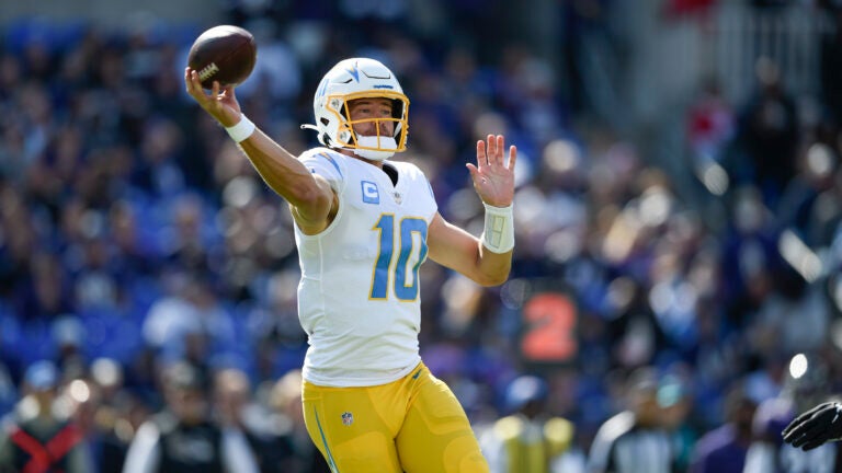 Justin Herbert against the blitz 