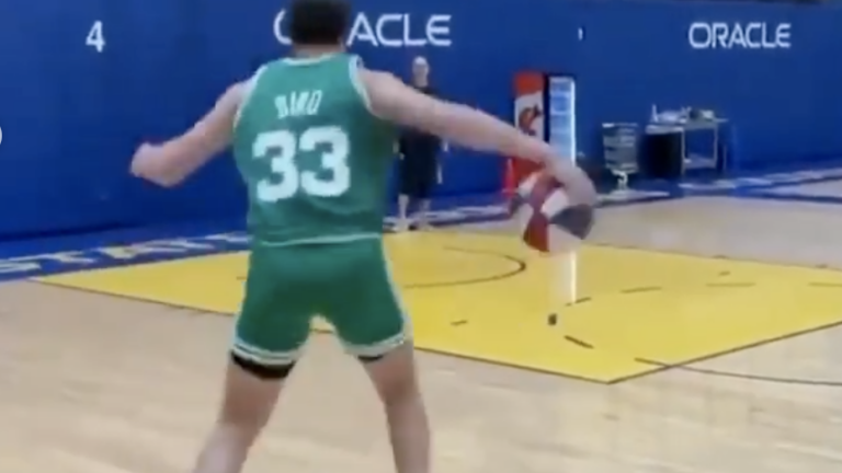 NBA Buzz - Klay Thompson dressed up as Larry Bird for