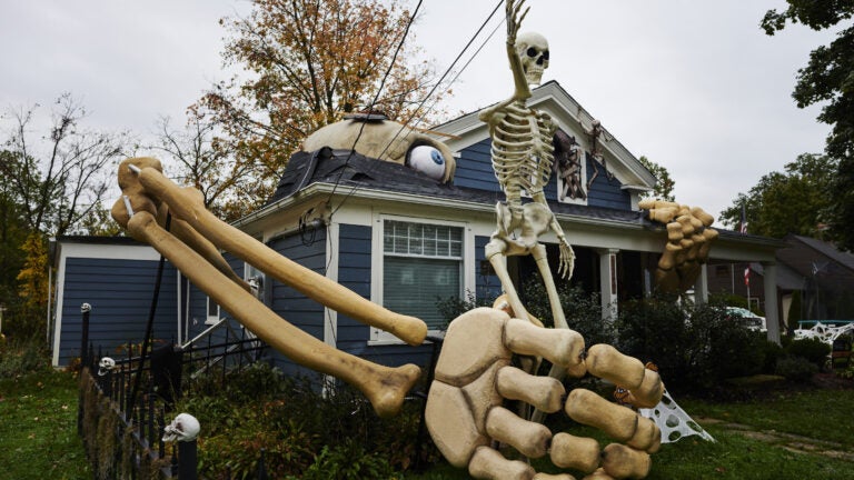 With huge skeletons, the yard-decorating arms race heats up