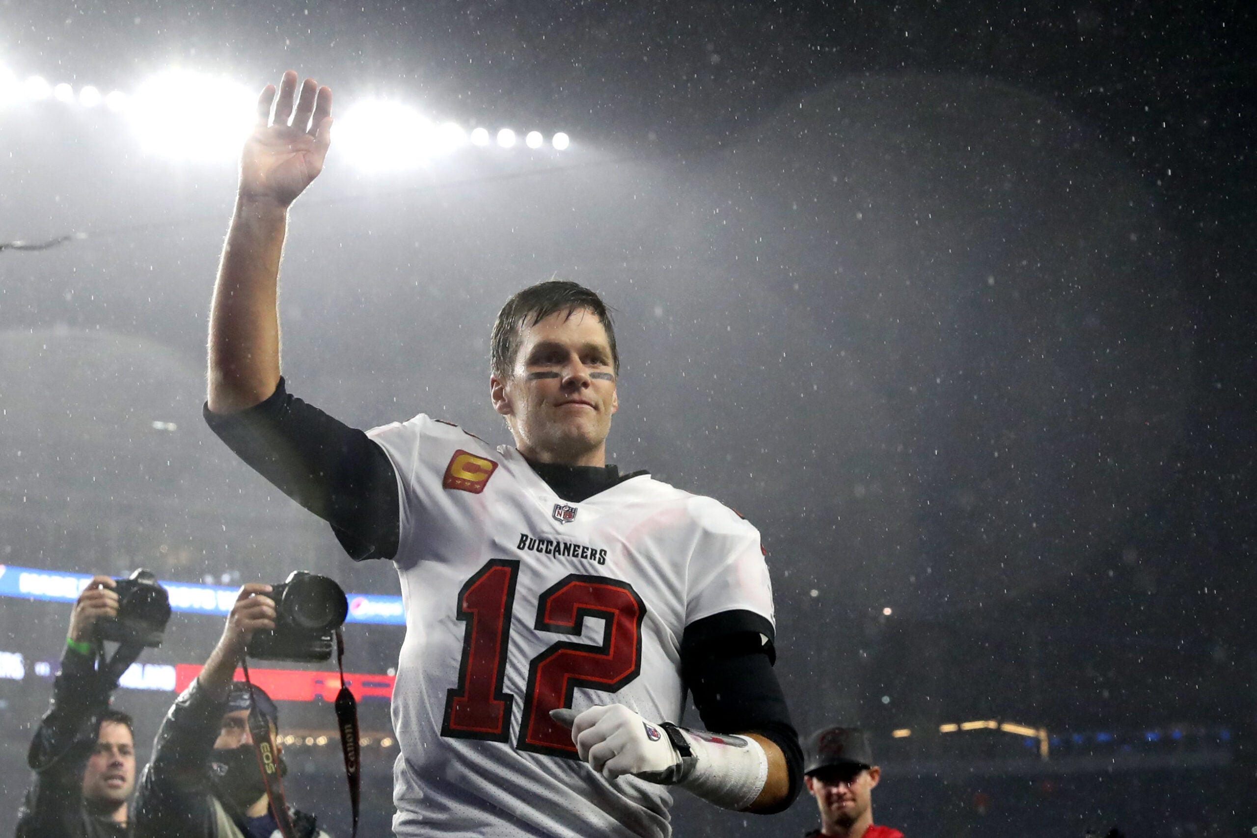 Tampa Bay Buccaneers' Tom Brady meets privately with Patriots