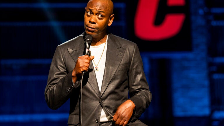Dave Chappelle draws criticism for doubling down on jokes about the LGBTQ community - Vimarsana News
