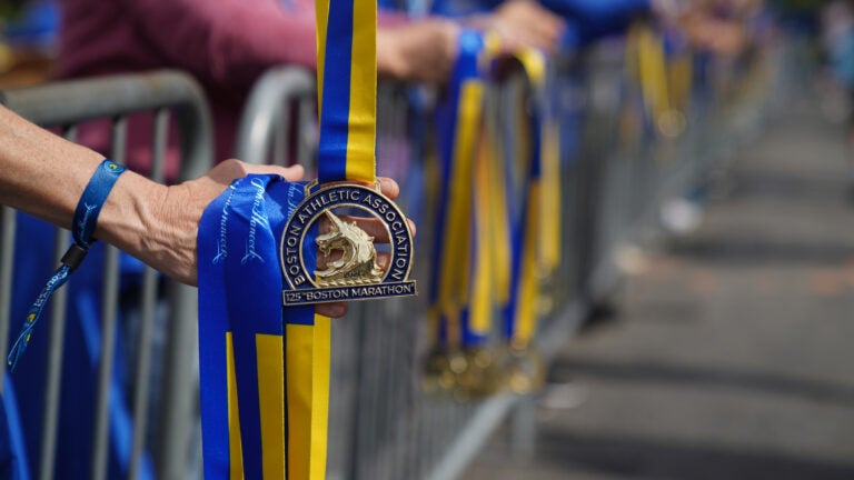 Boston marathon 2022 finisher - Boston Marathon - T-Shirt