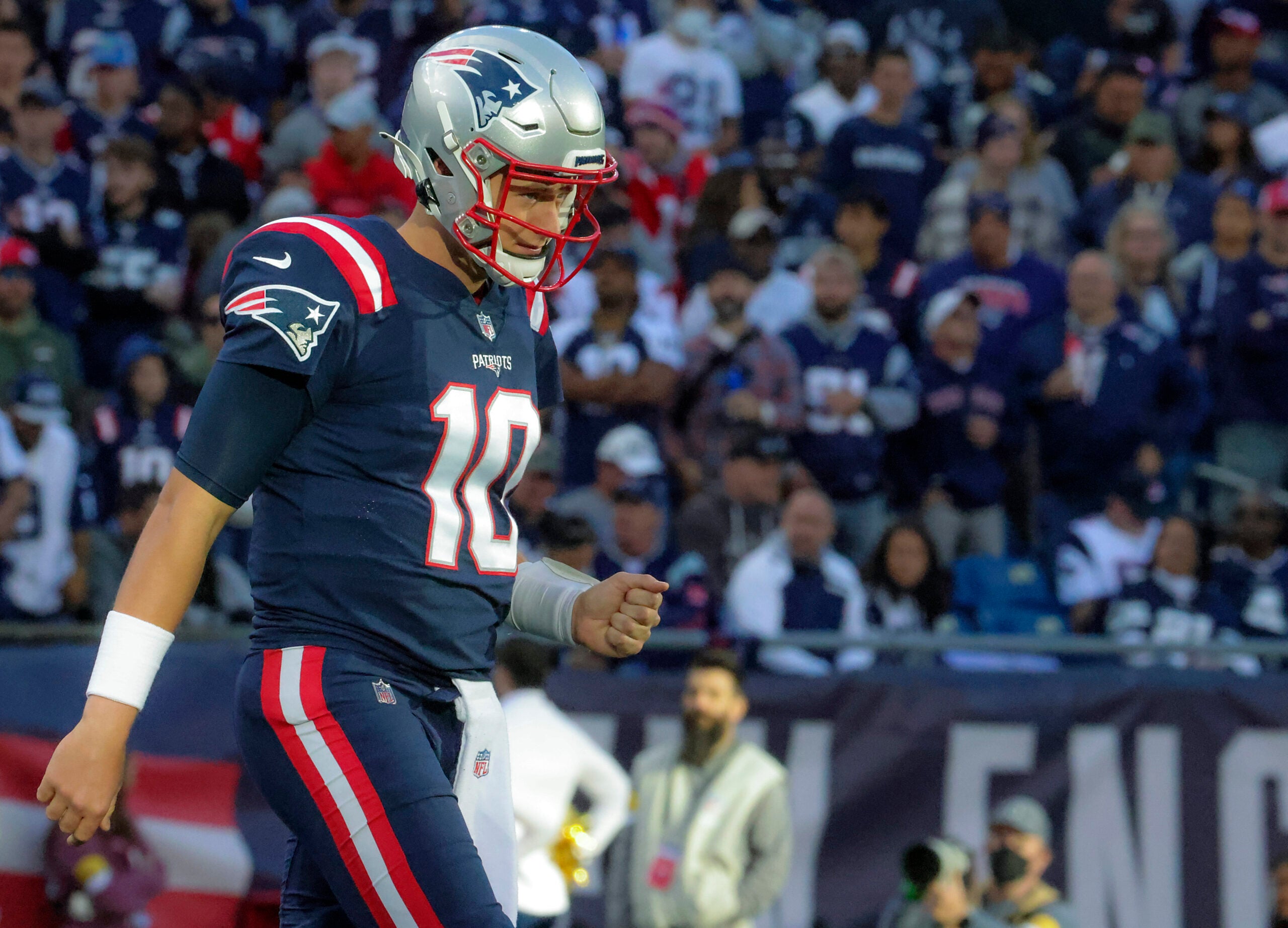 What NFL experts are predicting for Sunday's Patriots-Buccaneers game