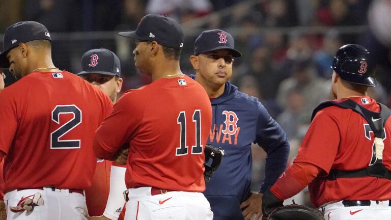 MLB umpires on planes with teams? How could that possibly go wrong