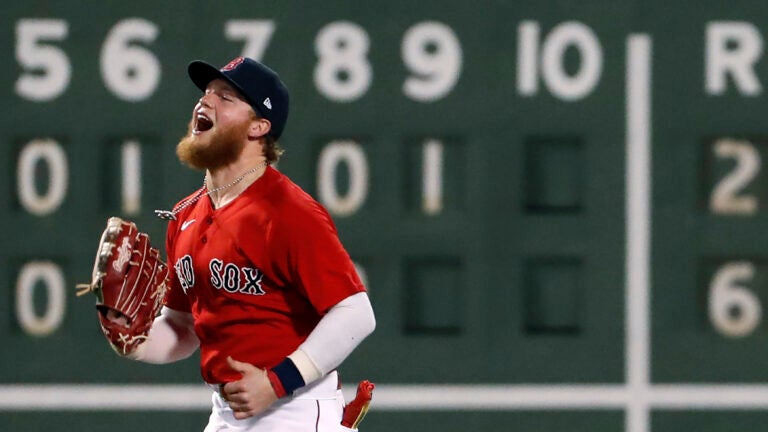 Red Sox Finish Game With Rays Before Bombings - The New York Times