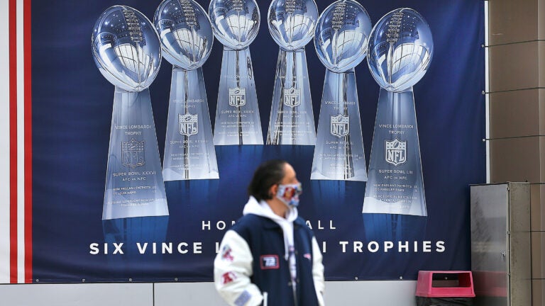 New England Patriots Super Bowl Champs Tom Brady Rob