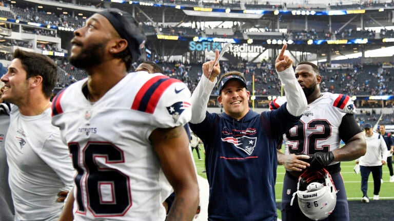 Josh McDaniels Takes Out Boston Globe Ad to Thank Patriots - video  Dailymotion