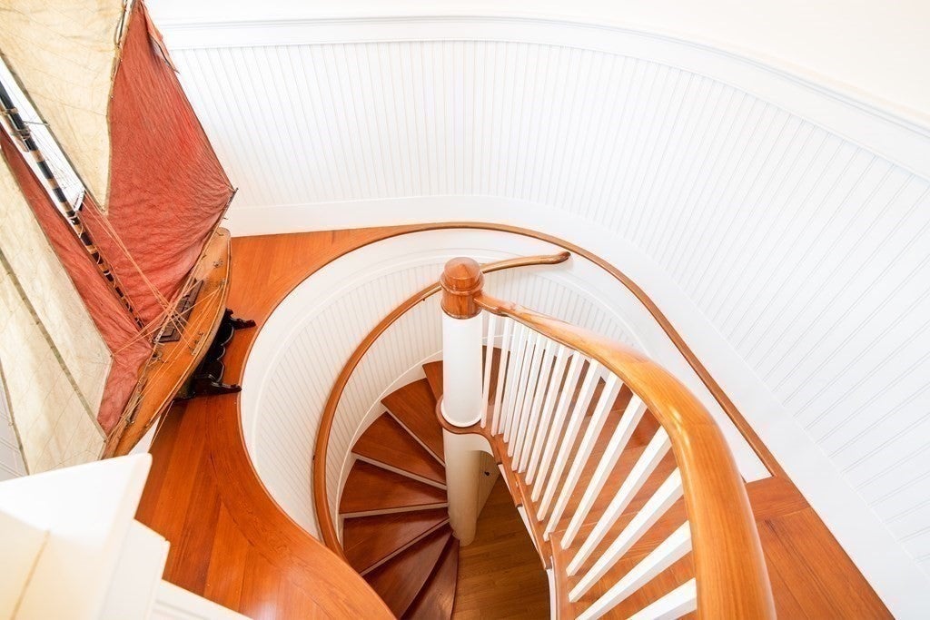 300-Stage-Neck-Rd-Chatham-Spiral-Staircase