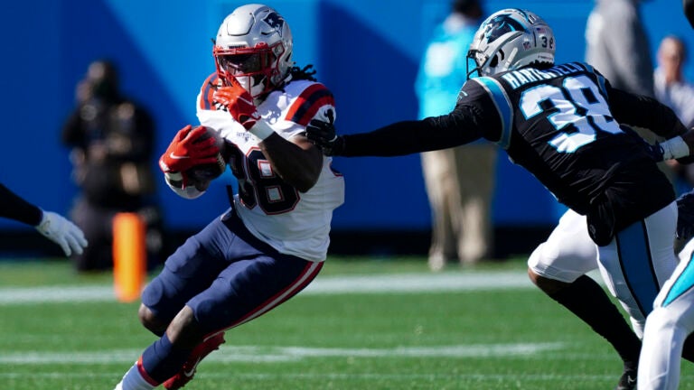 Patriots blast Panthers behind running game, aggressive defense